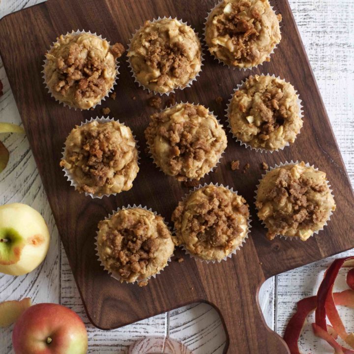 Apple-Cinnamon Crumble Muffins