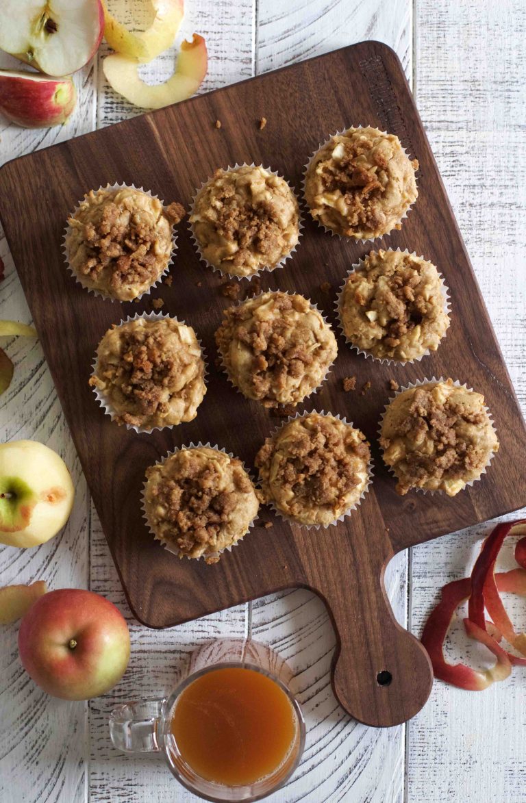 Apple-Cinnamon Crumble Muffins