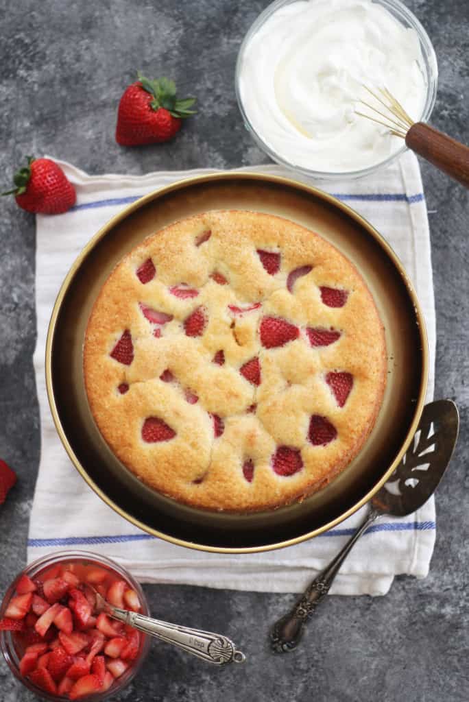 Homemade Strawberry Cake with Buttermilk 