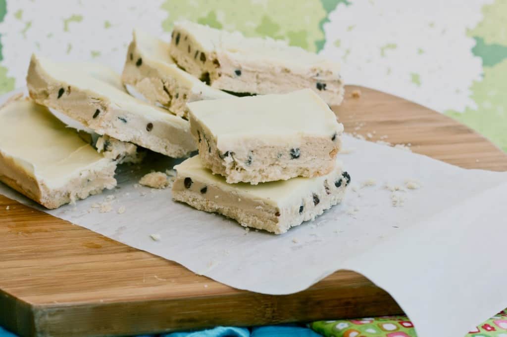 Chocolate+Chip+Cookie+Dough+Shortbread+Bars