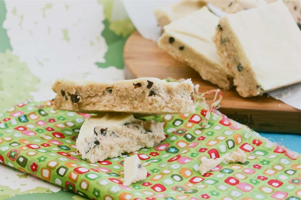 Chocolate+Chip+Cookie+Dough+Shortbread+Bars-2