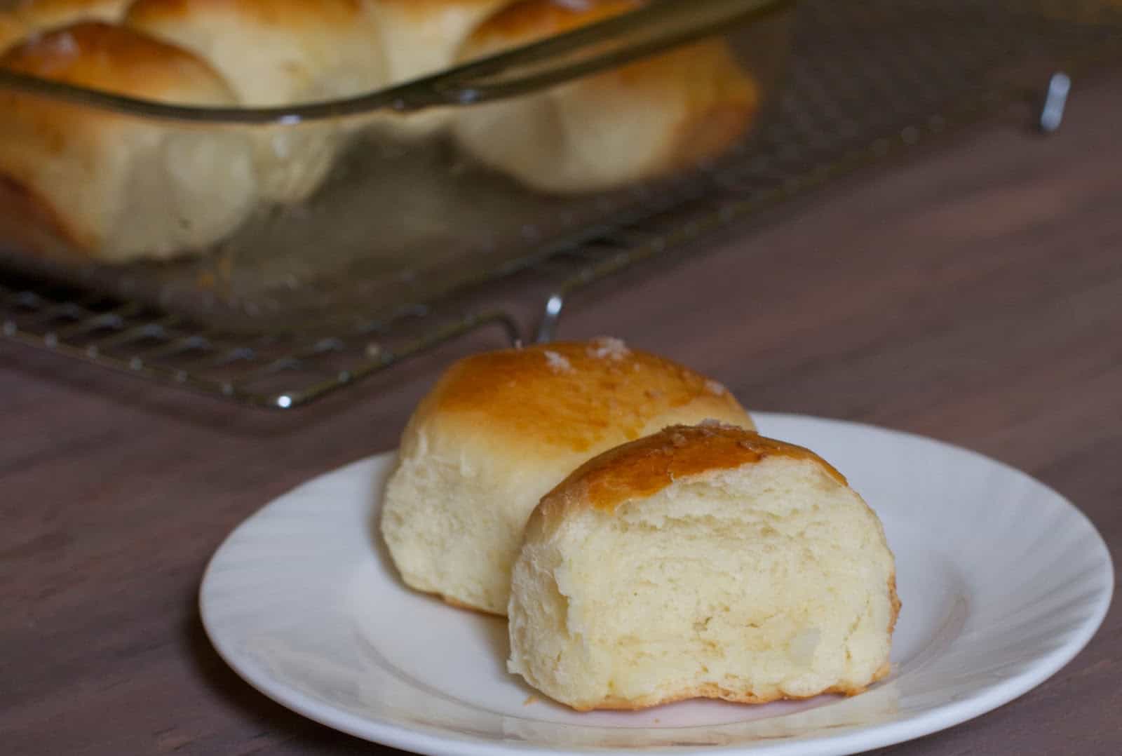 Easy Dinner Rolls Recipe - i am baker