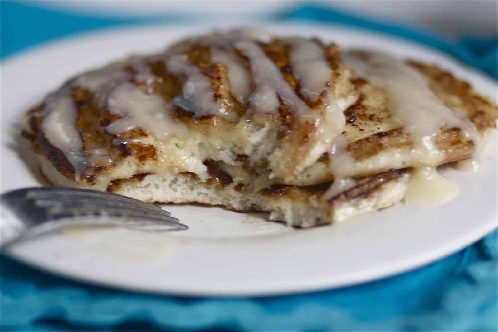 CINNAMON ROLL PANCAKES