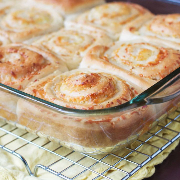 Garlic Cheddar Swirl Buns