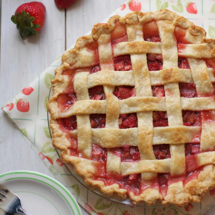 Classic Strawberry Rhubarb Pie