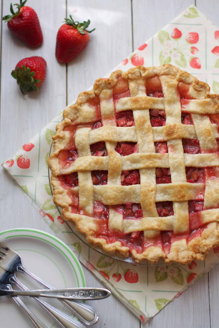 Classic Strawberry Rhubarb Pie