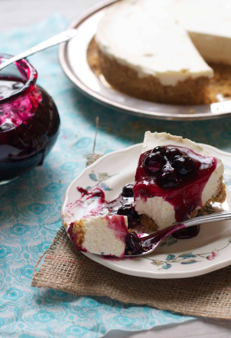 No-Bake Cheesecake with Quick Blueberry Sauce