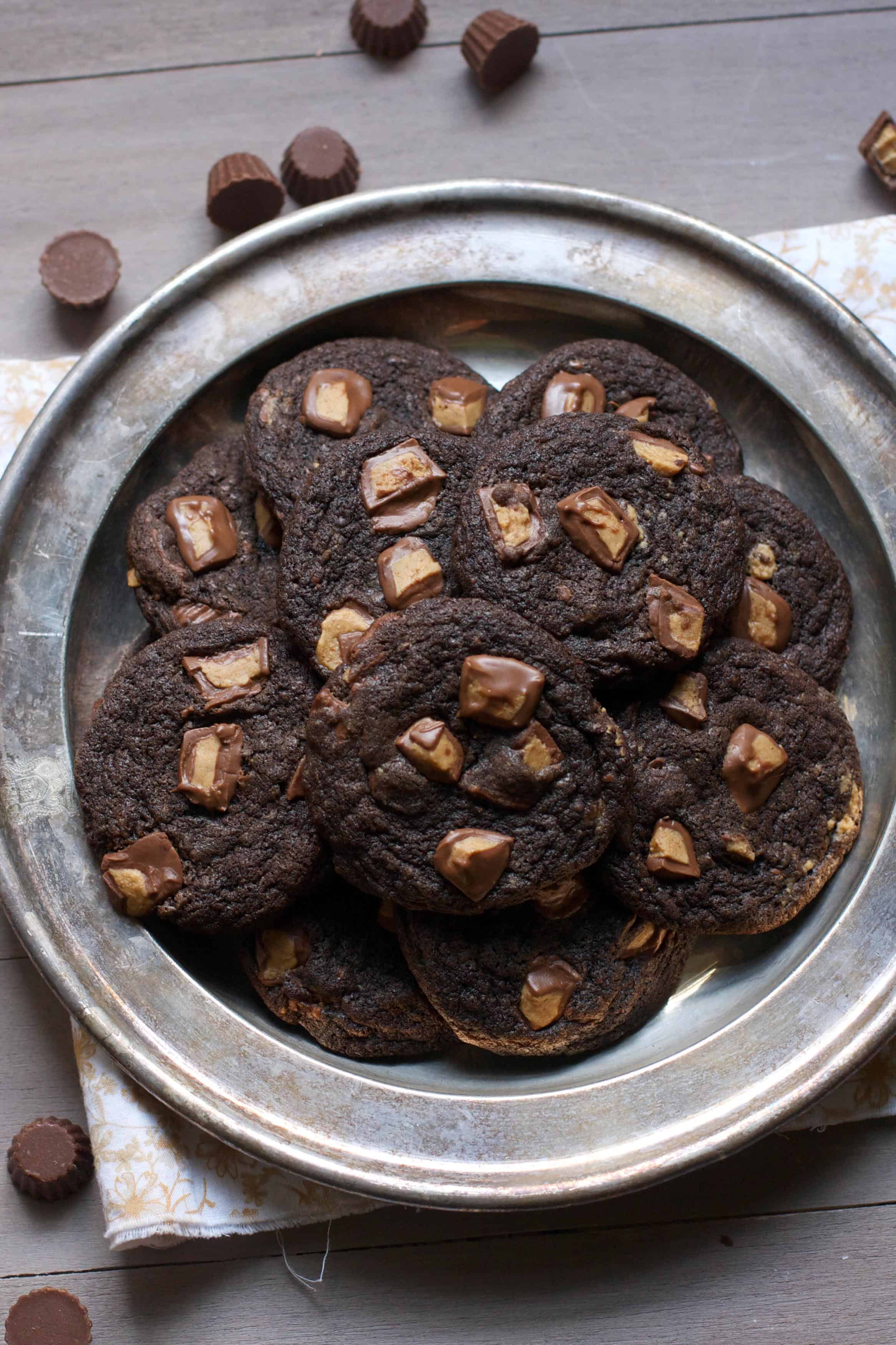 Chewy Dark Chocolate Peanut Butter Cup Cookies