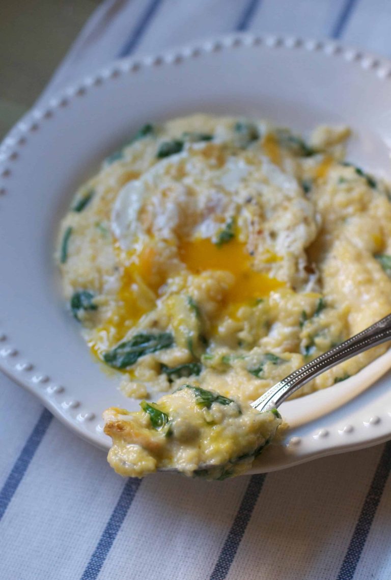 Cheesy Grits with Spinach and Fried Eggs