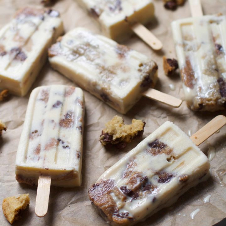 Milk and Cookie Pops