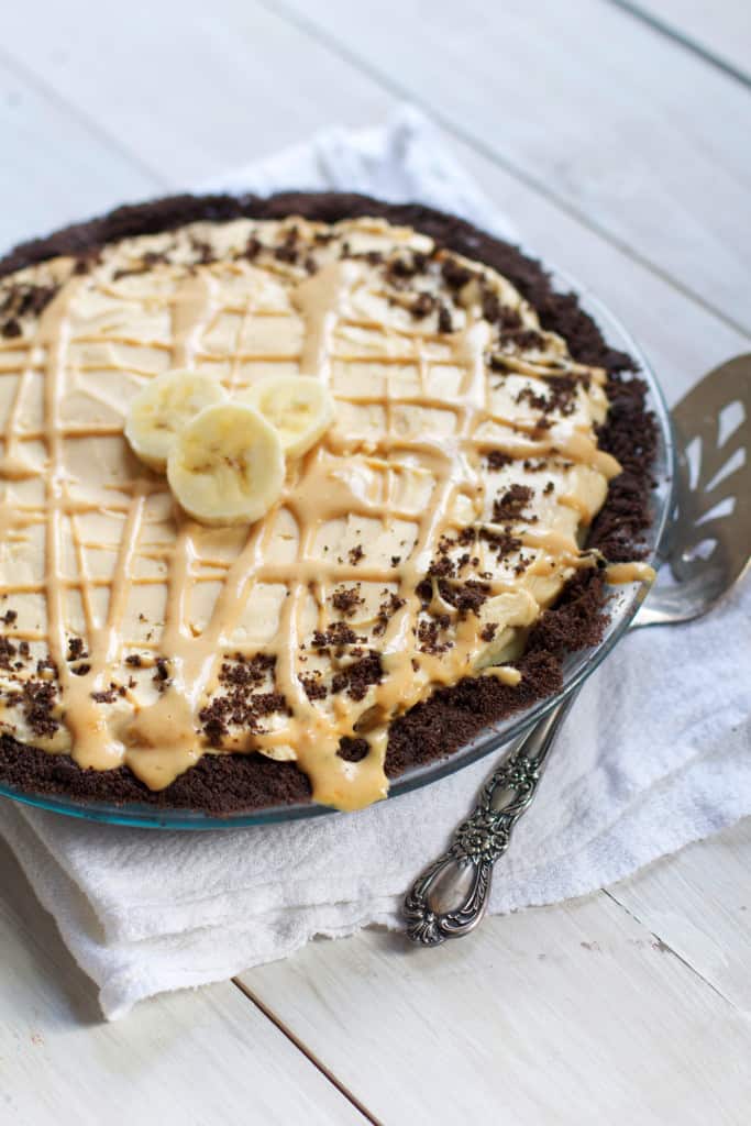 Peanut Butter Banana Cream Pie- a sweet and salty twist on my favorite classic! #baking #dessert #bananacreampie #thanksgiving #pie