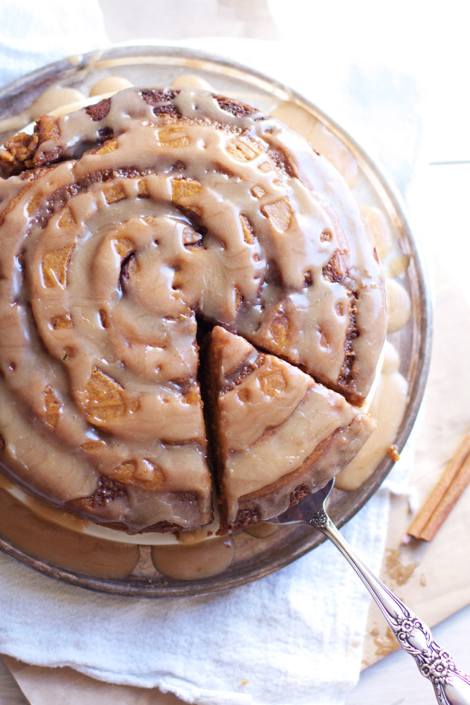 Pumpkin Cinnamon Roll Cake