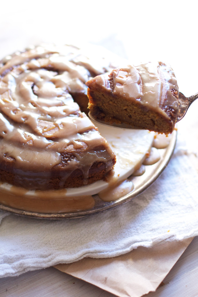 Pumpkin Cinnamon Roll Cake