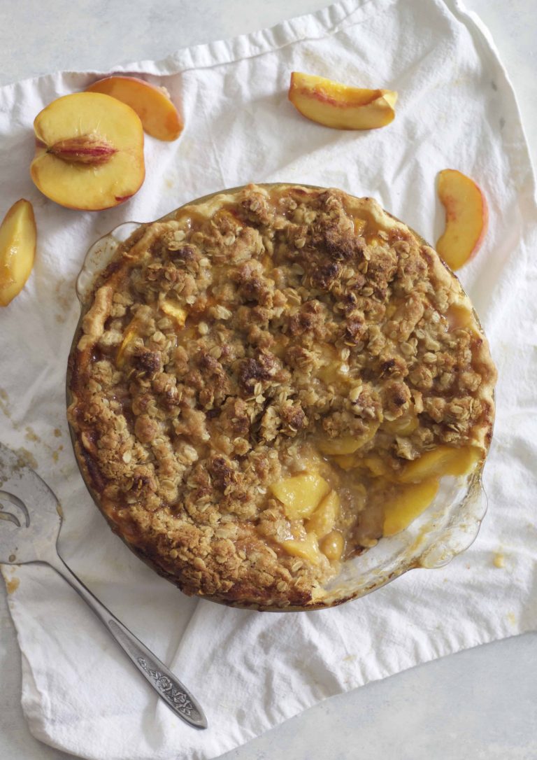 Juicy Peach Crumb Pie