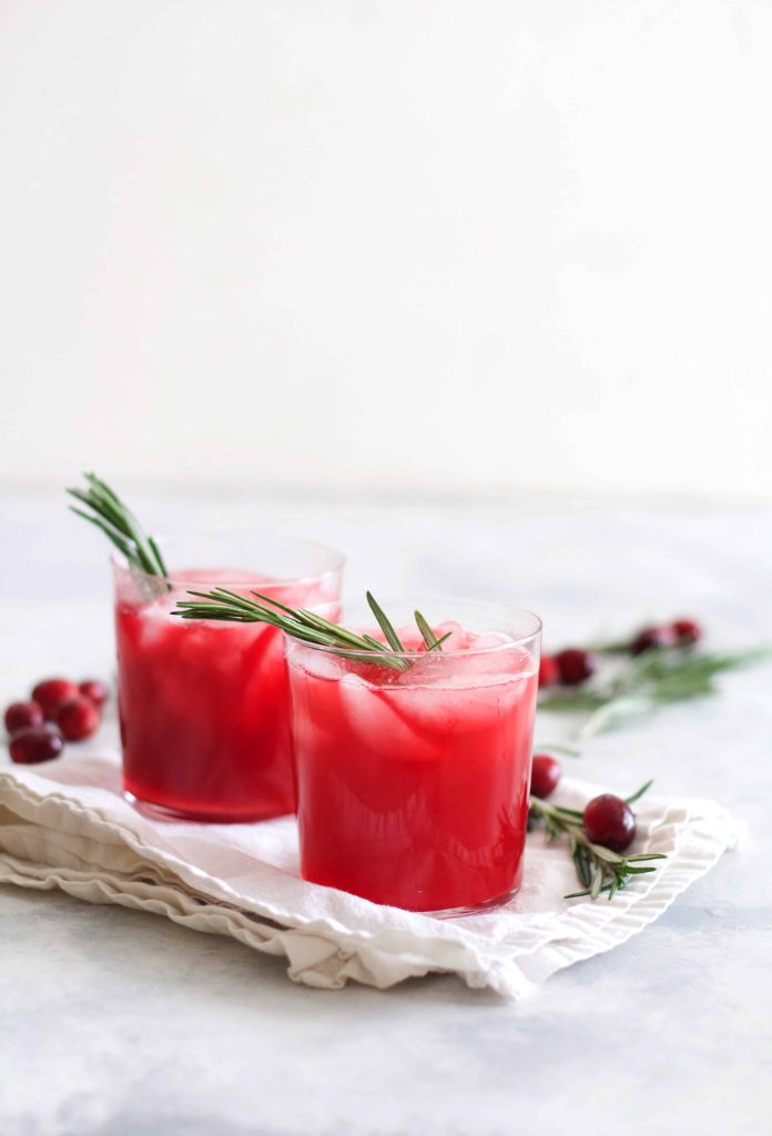 friske Cranberry Rosemary Cocktails