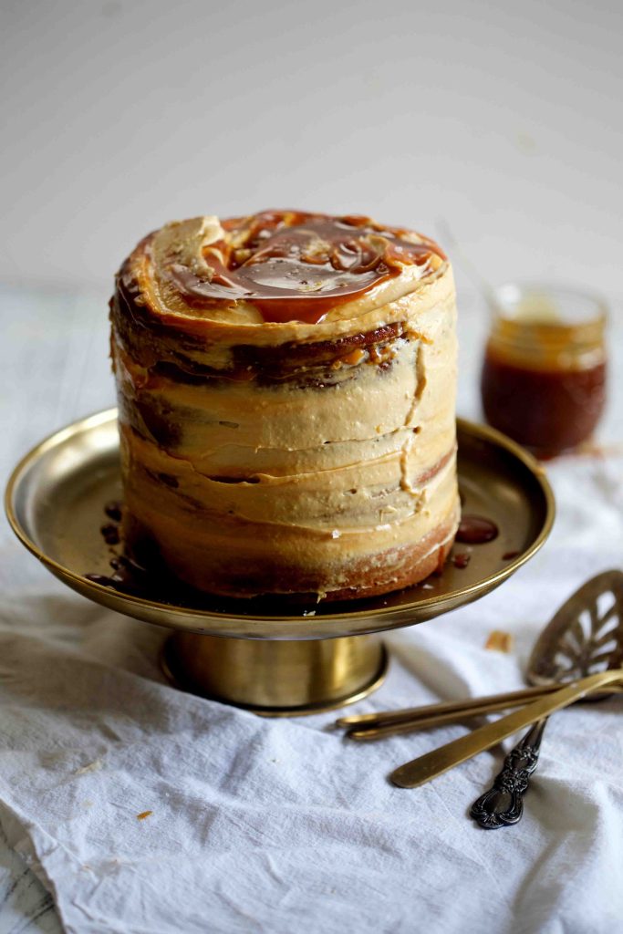 Pumpkin Salted Caramel Layer Cake- a showstopping #thanksgiving dessert! #pumpkin #saltedcaramel