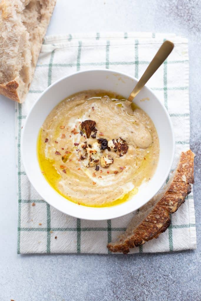 Roasted Garlic Cauliflower Soup