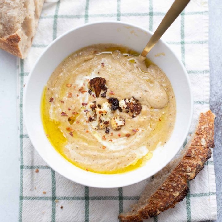 Roasted Garlic Cauliflower Soup